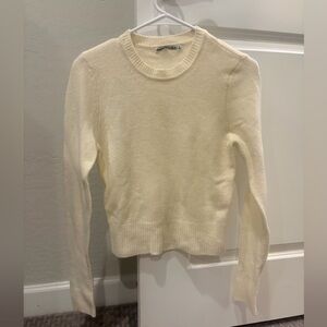 Abercrombie and Fitch Cream Women's Sweater